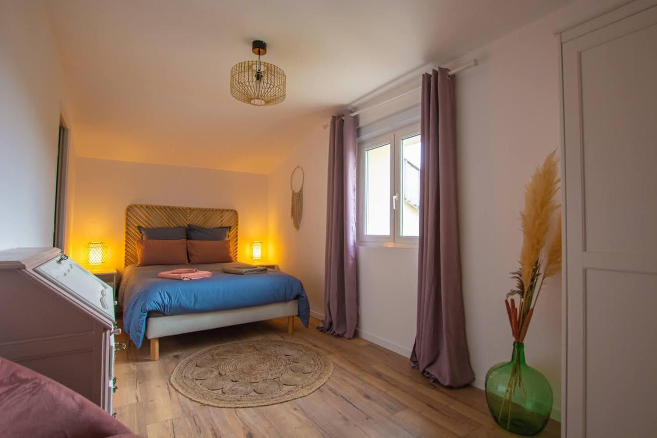 Emilie Une Nuit - 3 Chambres Au 2E Etage - Maison Avec Chats Vandieres  Exteriör bild