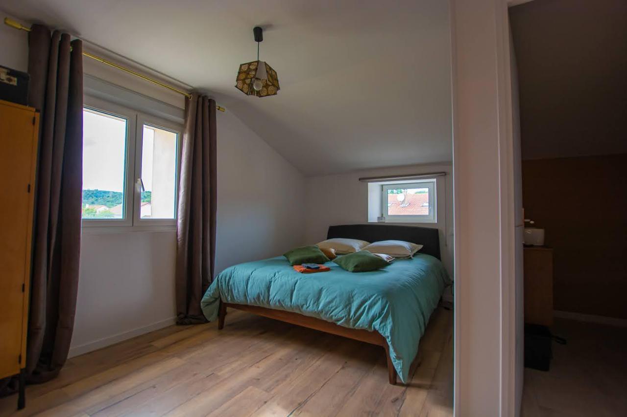 Emilie Une Nuit - 3 Chambres Au 2E Etage - Maison Avec Chats Vandieres  Exteriör bild
