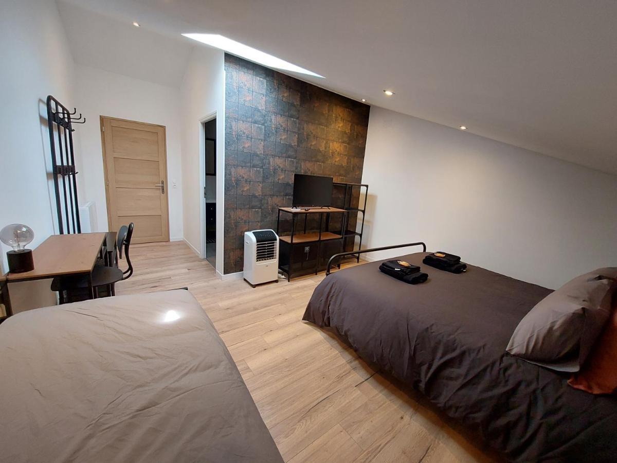 Emilie Une Nuit - 3 Chambres Au 2E Etage - Maison Avec Chats Vandieres  Exteriör bild