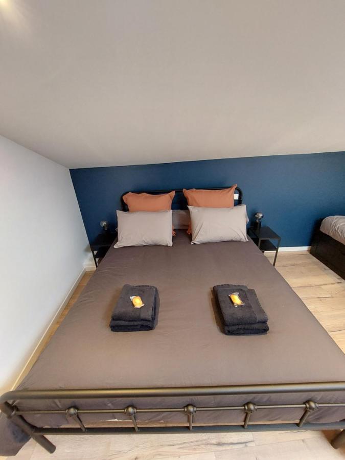 Emilie Une Nuit - 3 Chambres Au 2E Etage - Maison Avec Chats Vandieres  Exteriör bild